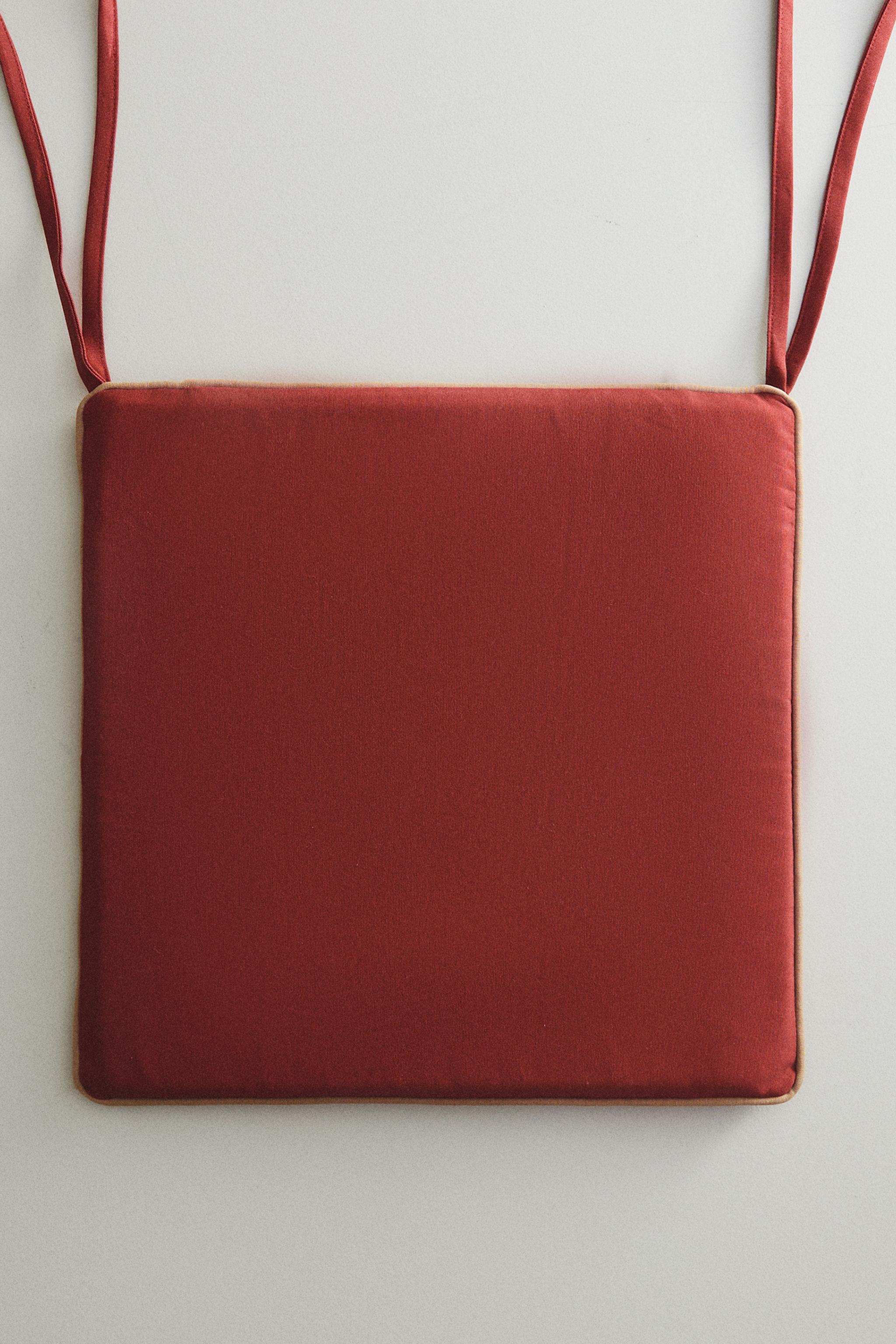 CONTRAST CHAIR SEAT CUSHION